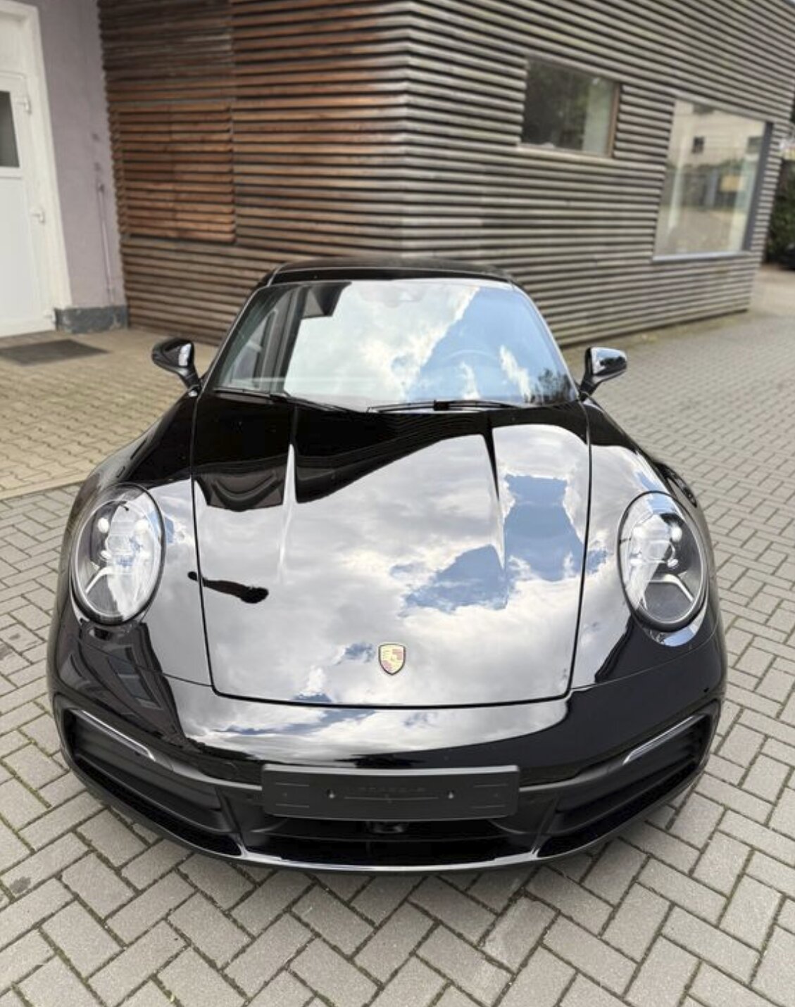 Porsche 911 Carrera 4 — zdjęcie 2