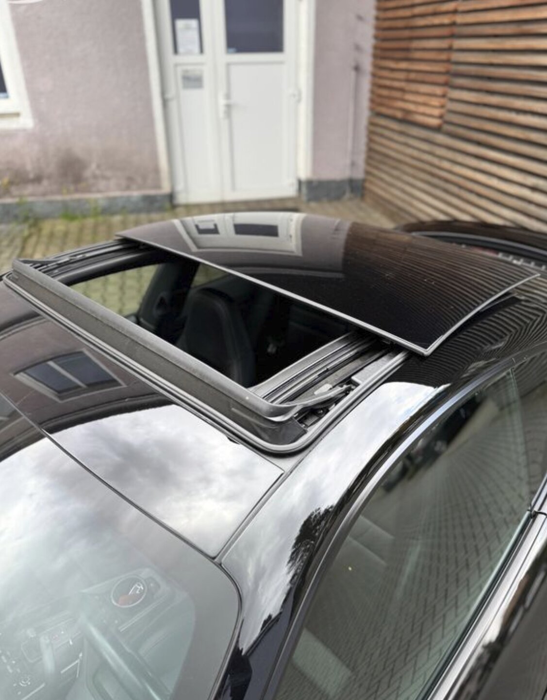 Porsche 911 Carrera 4 — zdjęcie 17