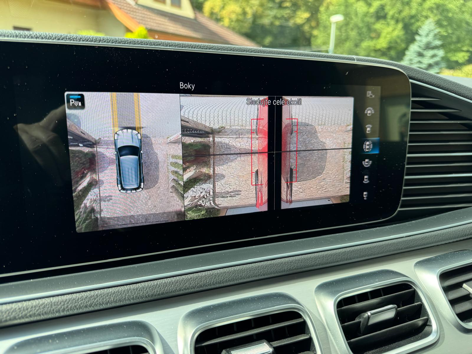 Mercedes-Benz GLE 400d AMG 4MATIC — fotografie 13