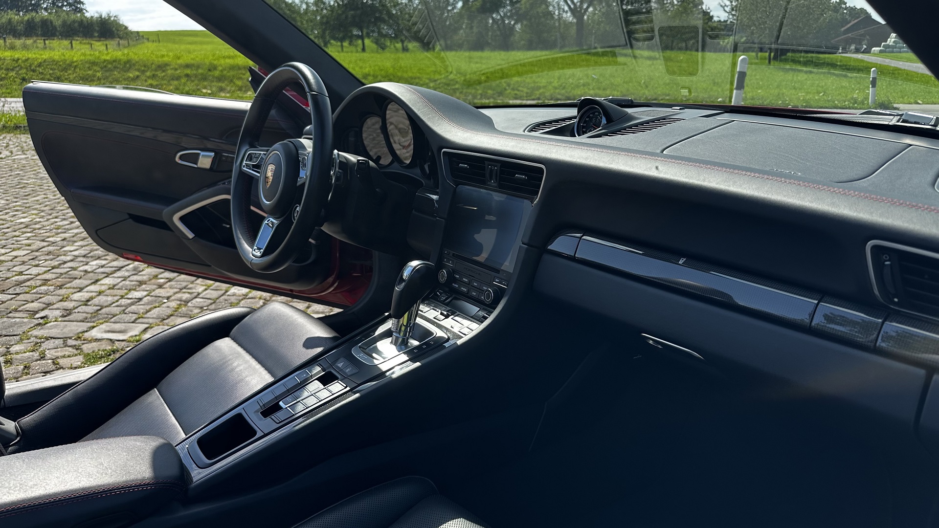 Porsche 911 Carrera 4 GTS Cabrio PDK — fotografie 12