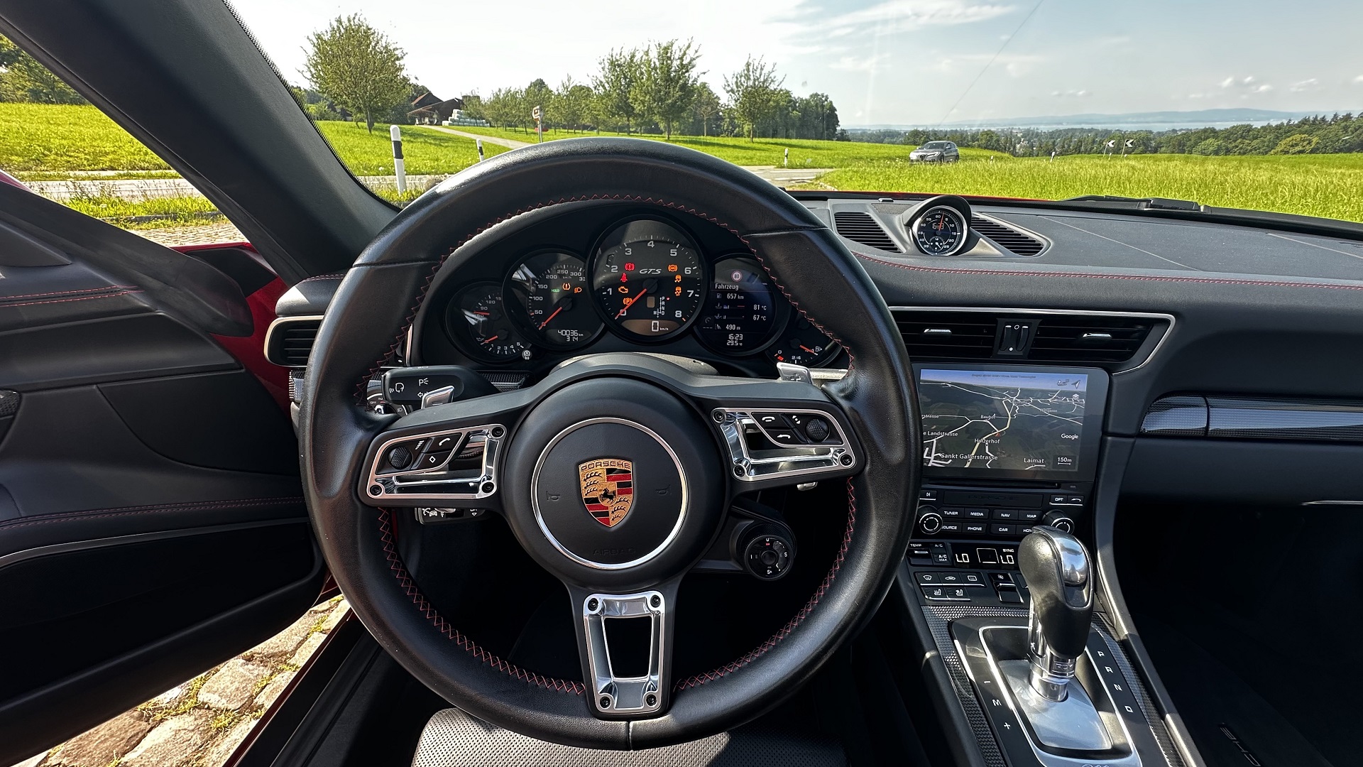 Porsche 911 Carrera 4 GTS Cabrio PDK — fotografie 13