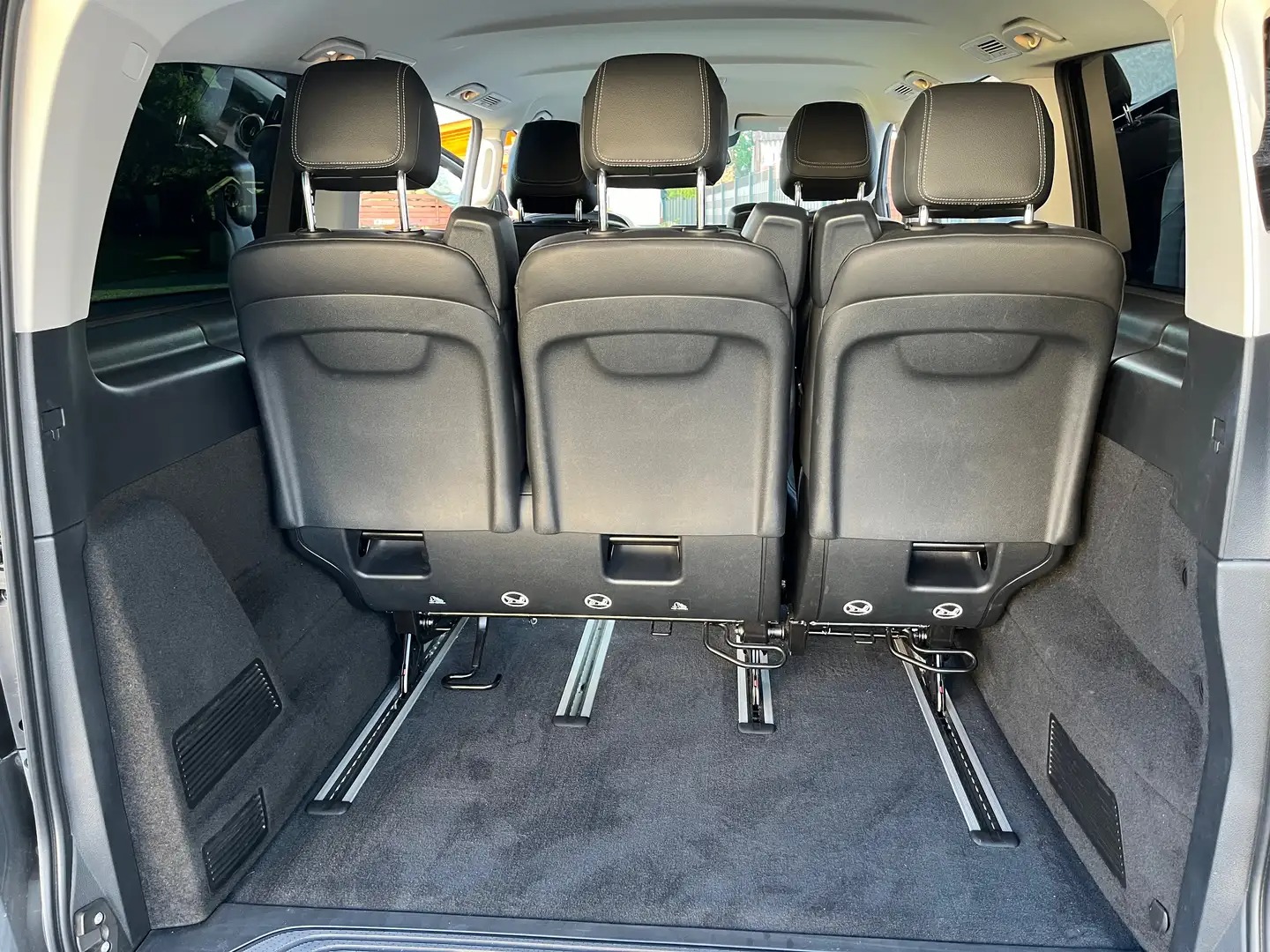 Mercedes-Benz V 250 d lang 9G-TRONIC Edition — zdjęcie 17