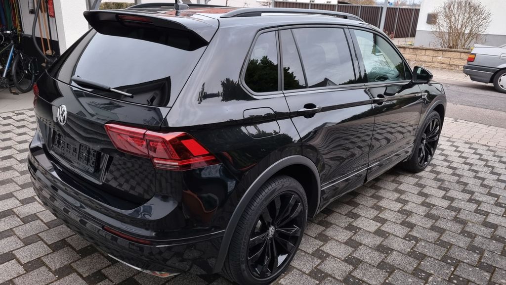 Volkswagen Tiguan Highline 2xR-Line Black Style — fotografie 4