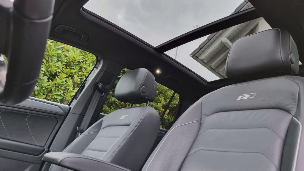 Volkswagen Tiguan Highline 2xR-Line Black Style — fotografie 12