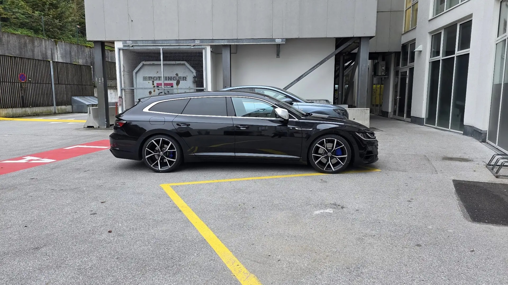 Volkswagen Arteon SB 2,0 TSI 4Motion R DSG — photo 4
