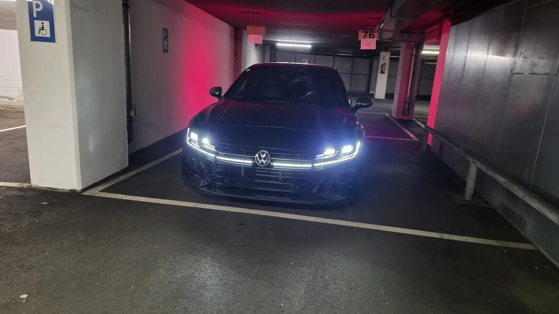 Volkswagen Arteon SB 2,0 TSI 4Motion R DSG — photo 7