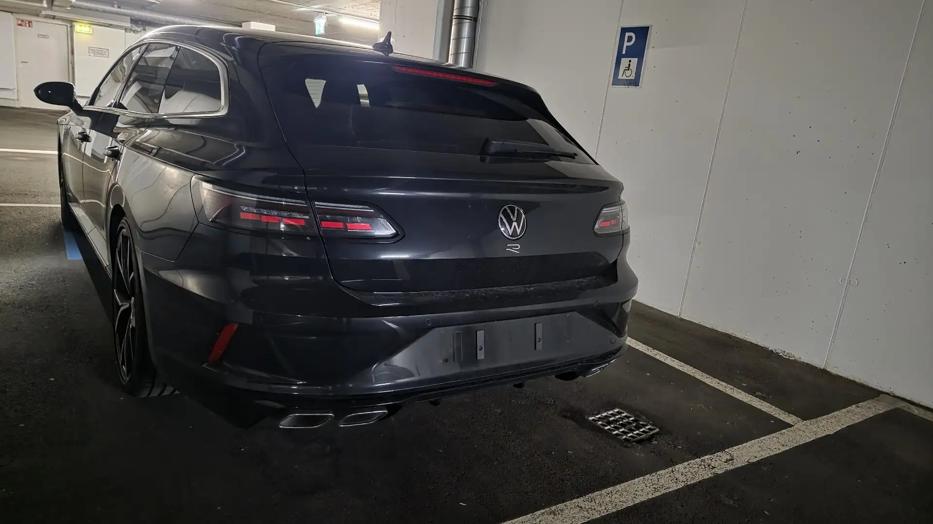 Volkswagen Arteon SB 2,0 TSI 4Motion R DSG — photo 8