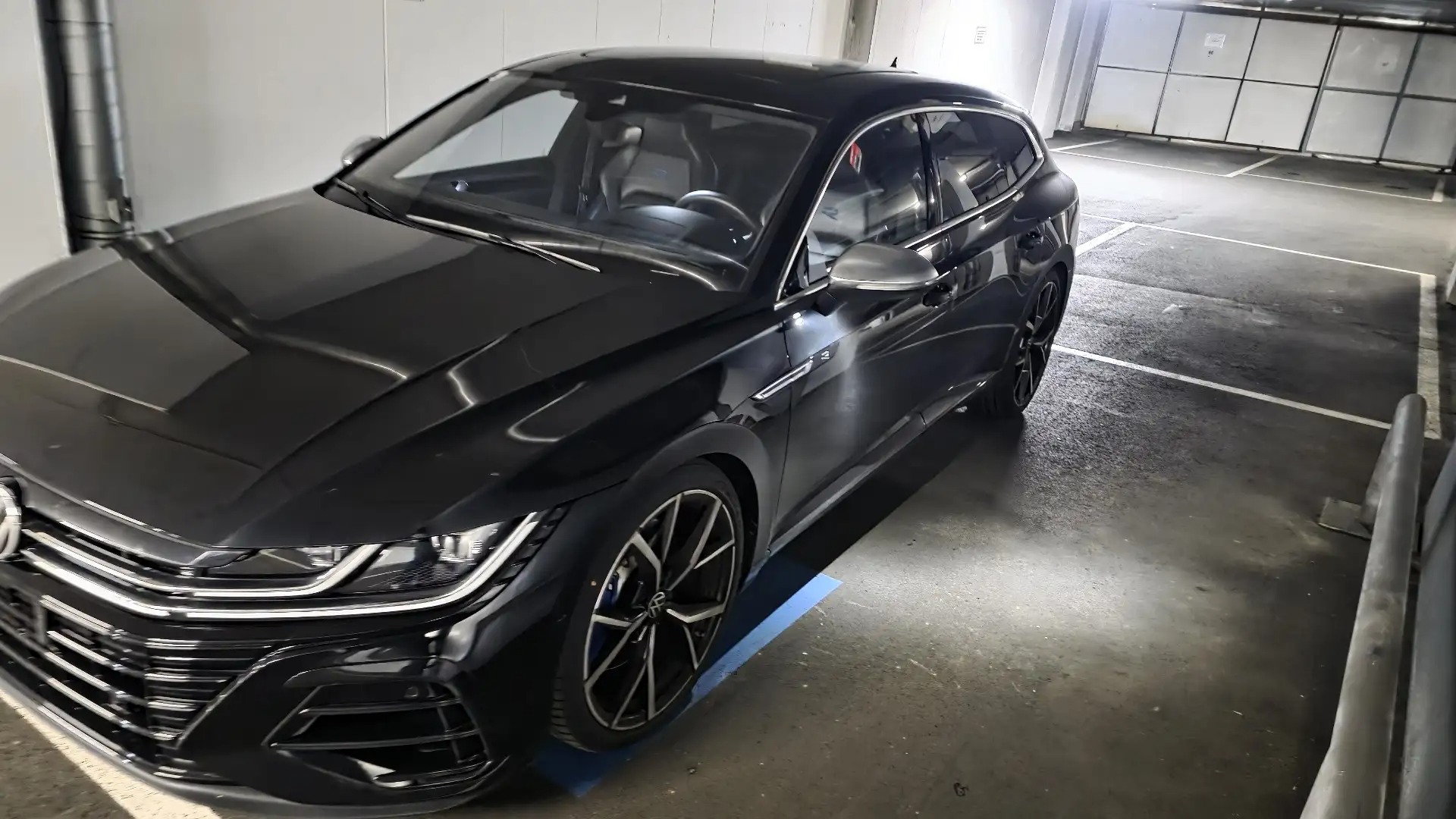 Volkswagen Arteon SB 2,0 TSI 4Motion R DSG — photo 9