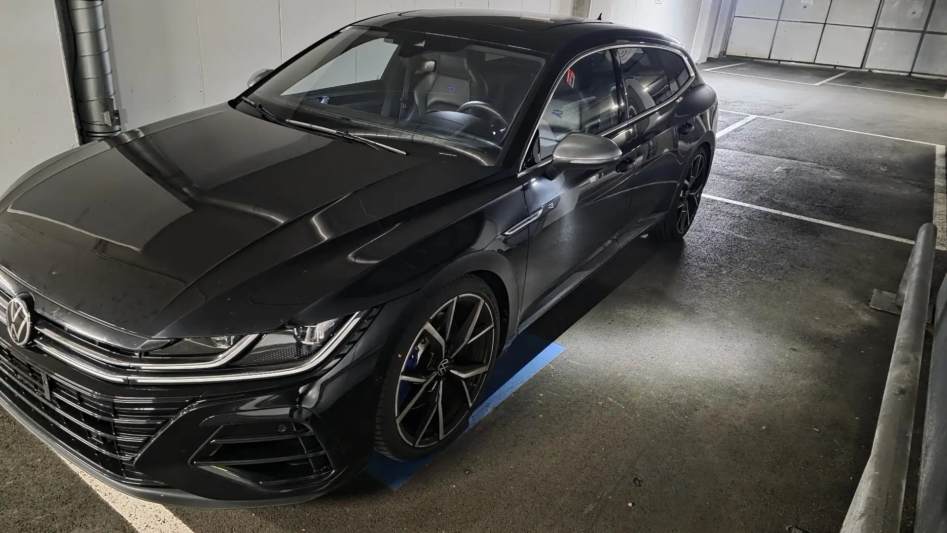 Volkswagen Arteon SB 2,0 TSI 4Motion R DSG — photo 10