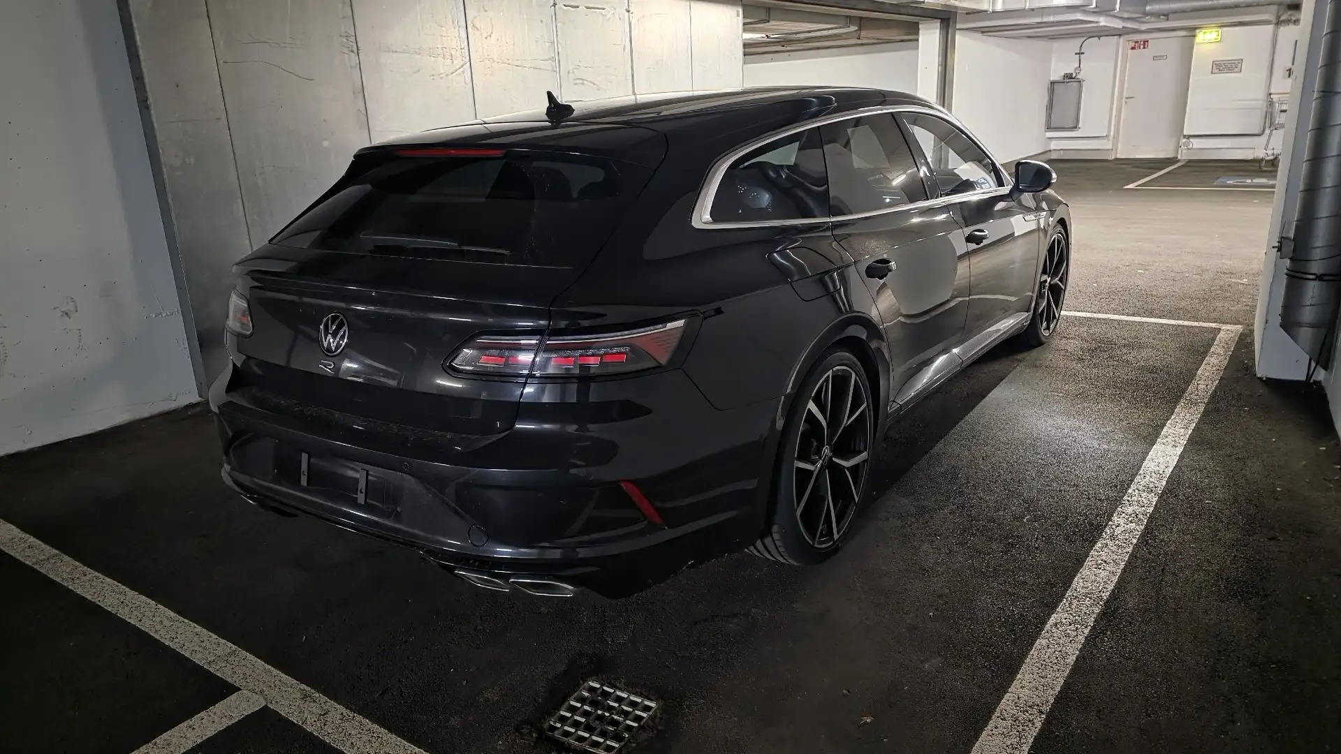 Volkswagen Arteon SB 2,0 TSI 4Motion R DSG — photo 11