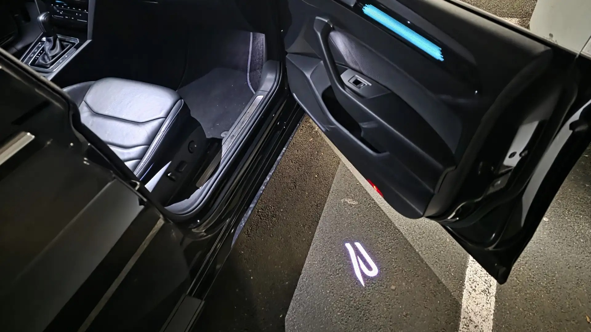 Volkswagen Arteon SB 2,0 TSI 4Motion R DSG — photo 12