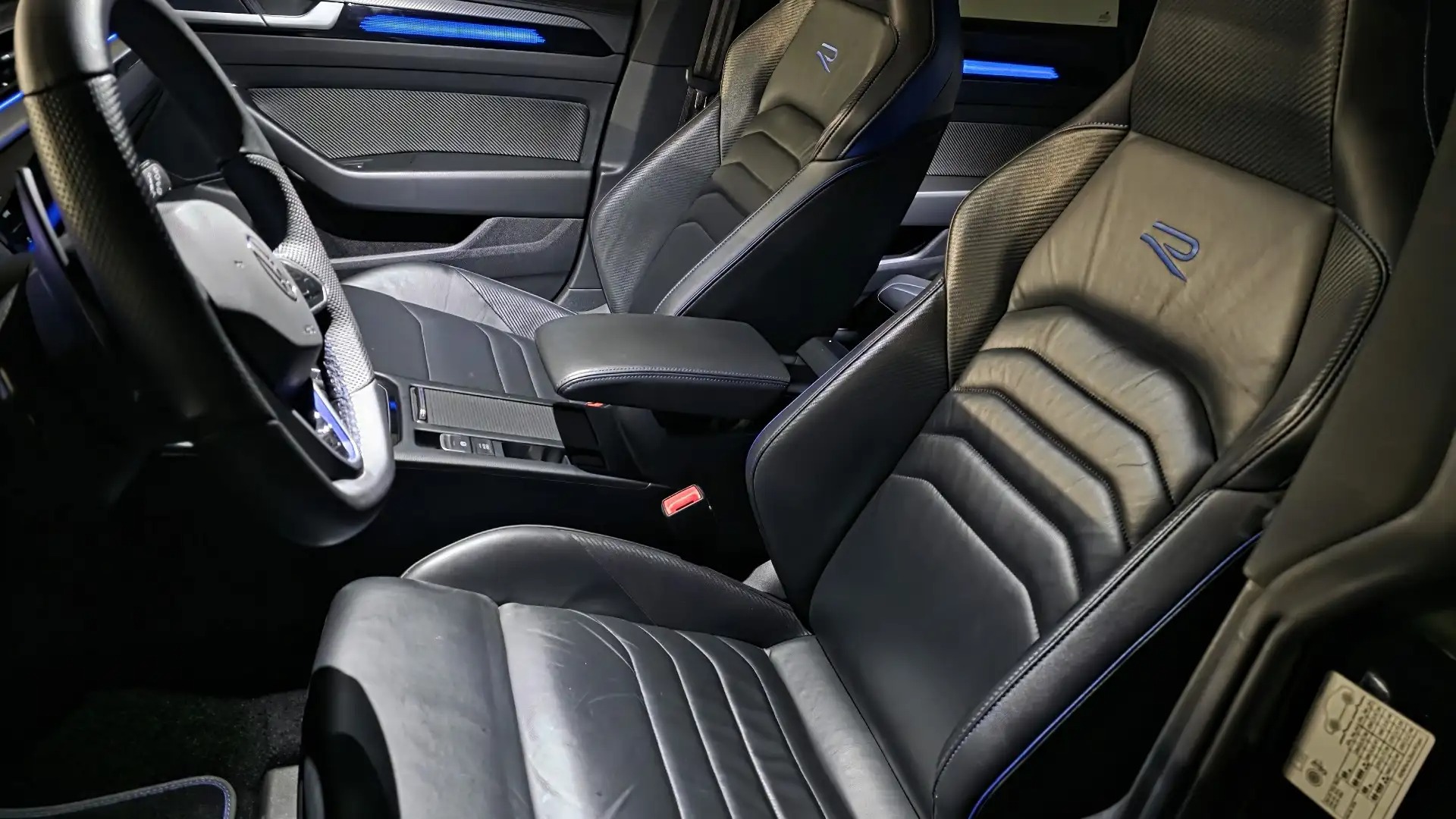 Volkswagen Arteon SB 2,0 TSI 4Motion R DSG — photo 18