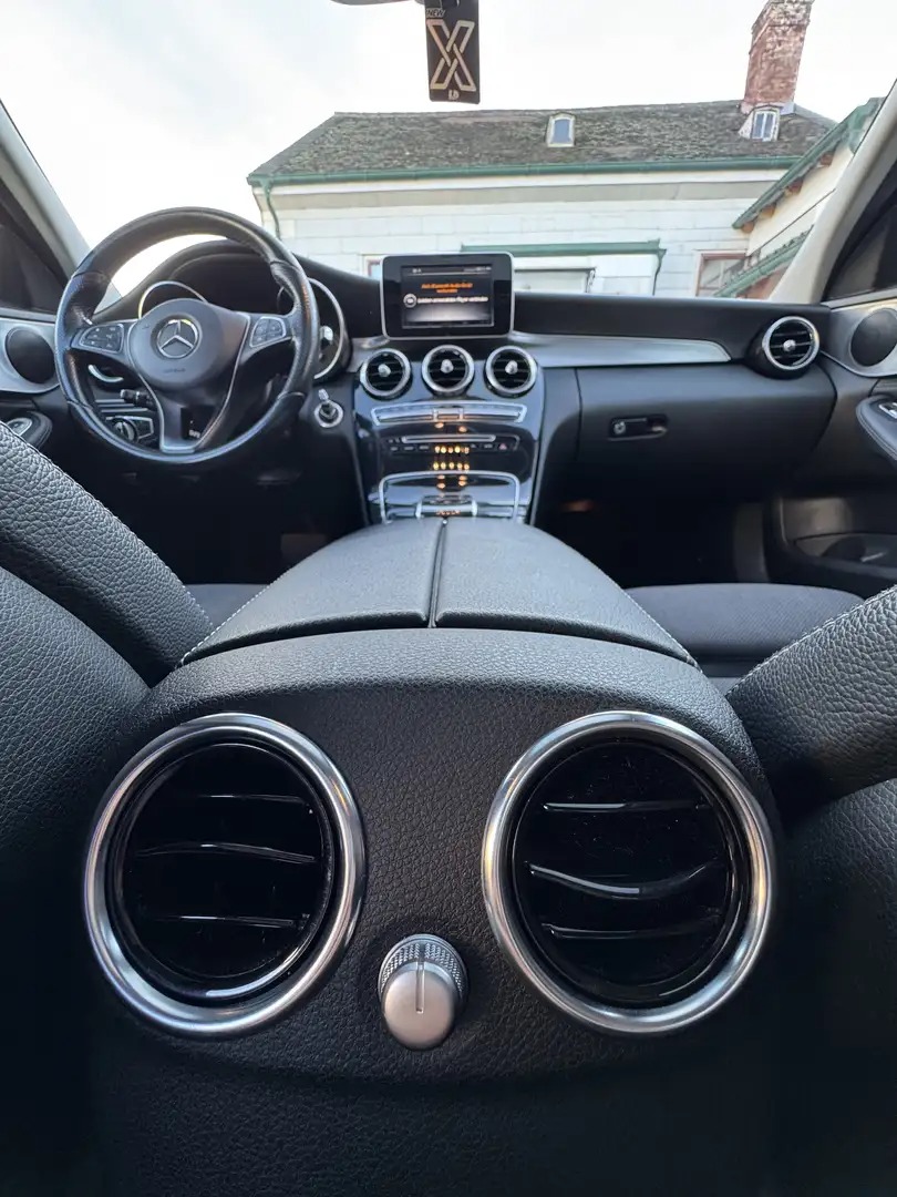 Mercedes-Benz C 220 d 4MATIC AMG Line — photo 12