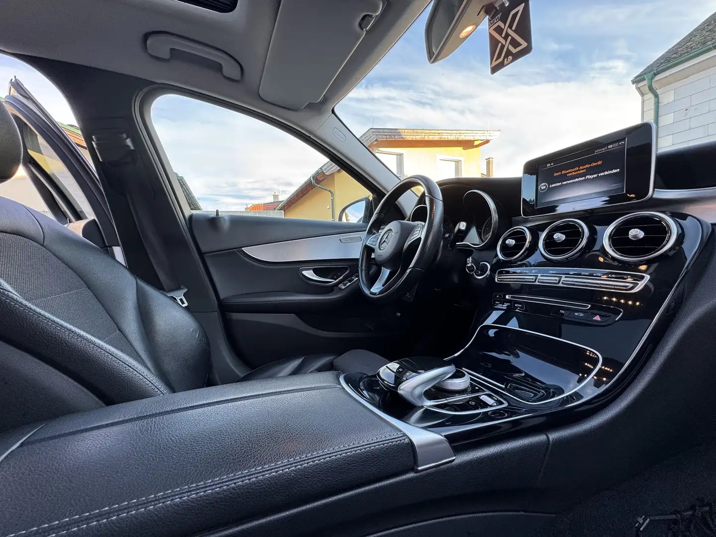 Mercedes-Benz C 220 d 4MATIC AMG Line — photo 13