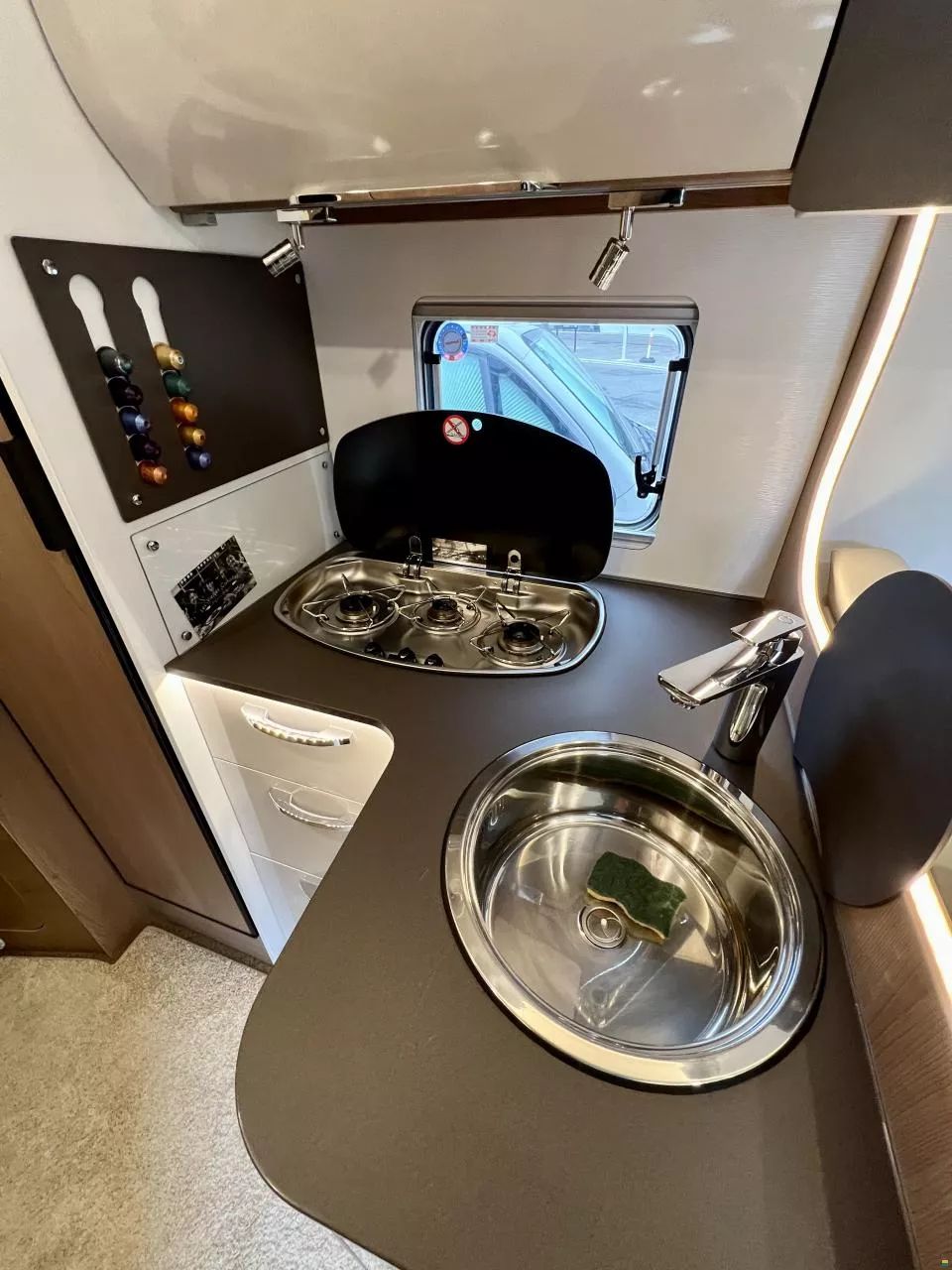 Bürstner Ixeo I 690 G — photo 9