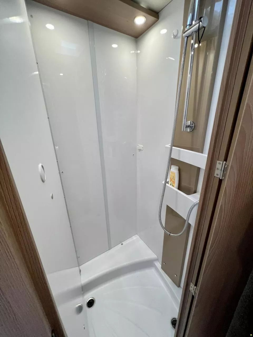 Bürstner Ixeo I 690 G — photo 13