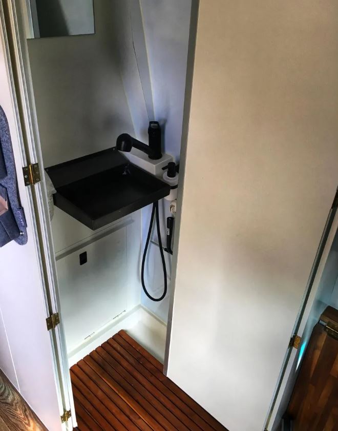 Mercedes-Benz Sprinter 4x4 (2022) – 190 HP | 9G-Tronic | Premium AWD Van — photo 17