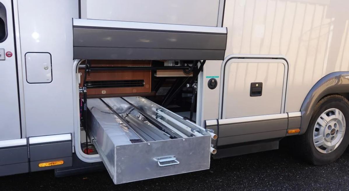 Carthago Chic E-Line I51 Linerclass – Elite Motorhome Experience — photo 9