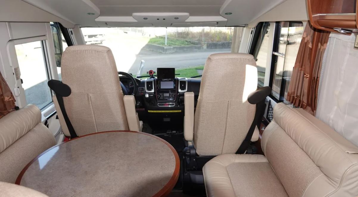 Carthago Chic E-Line I51 Linerclass – Elite Motorhome Experience — photo 15