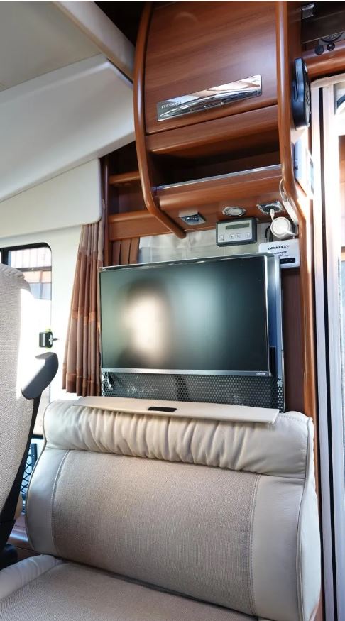 Carthago Chic E-Line I51 Linerclass – Elite Motorhome Experience — photo 19