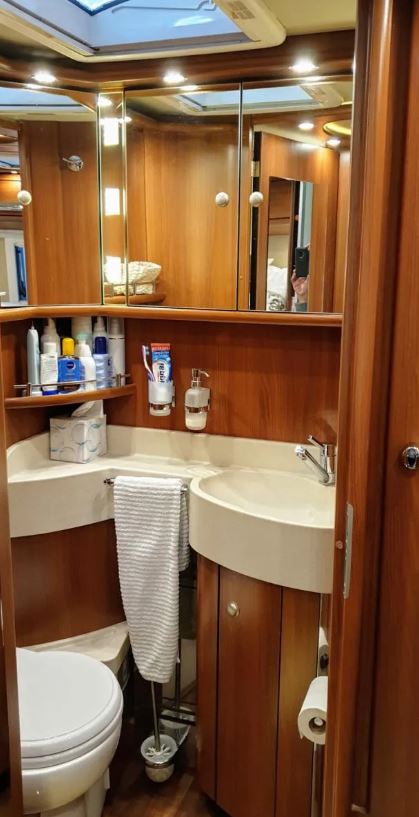 Carthago Chic E-Line I49 Yachting – Luxury Travel Redefined — photo 6