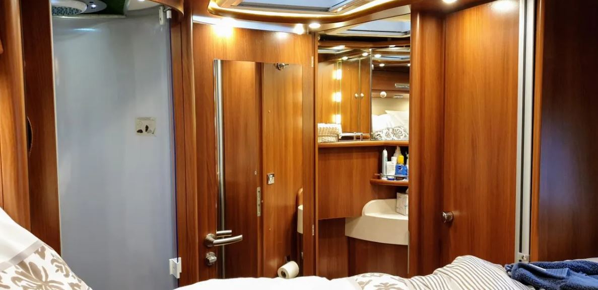 Carthago Chic E-Line I49 Yachting – Luxury Travel Redefined — photo 8