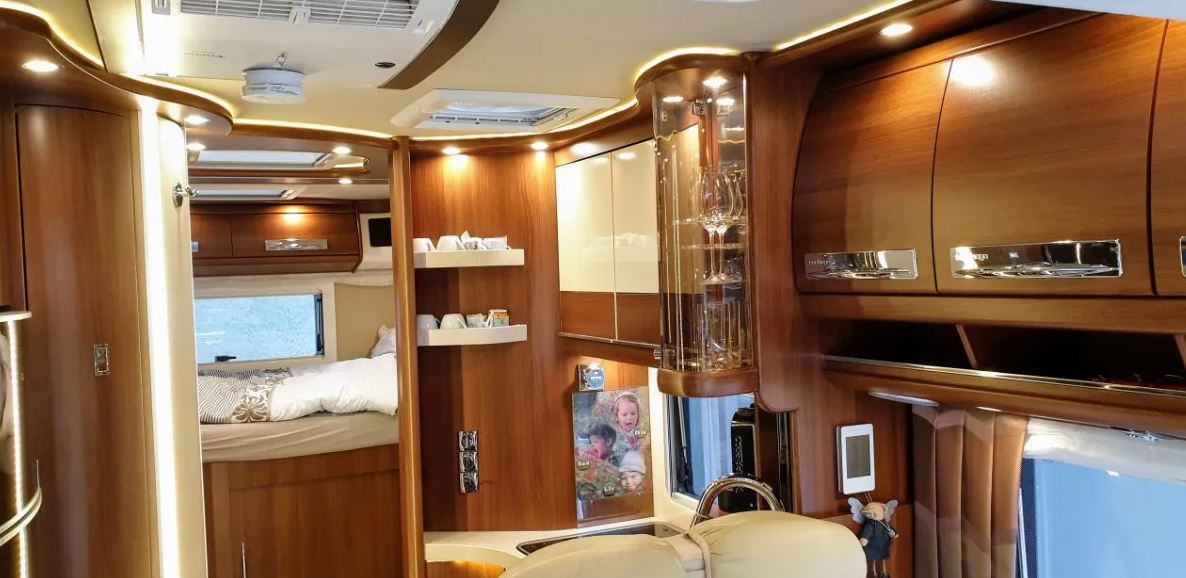 Carthago Chic E-Line I49 Yachting – Luxury Travel Redefined — photo 11