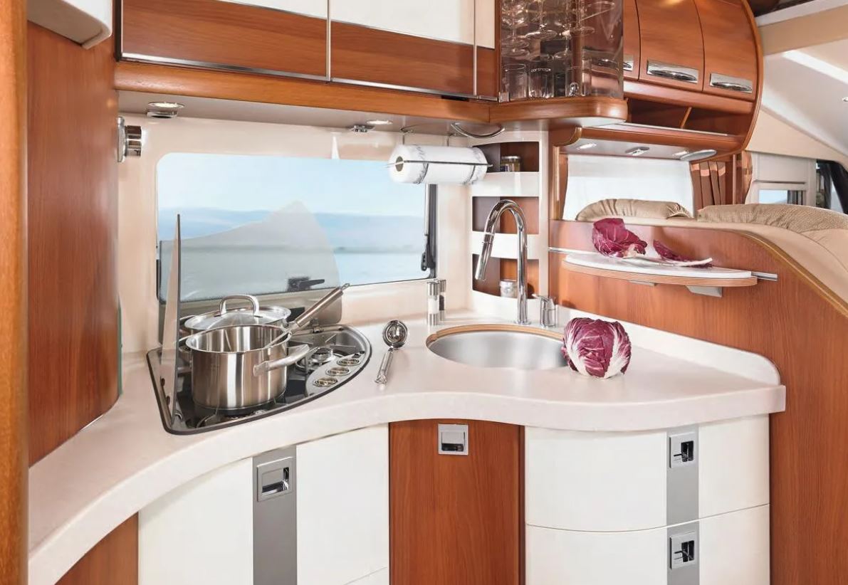 Carthago Chic E-Line I49 Yachting – Luxury Travel Redefined — photo 13