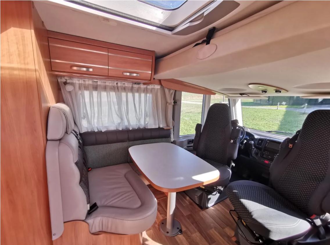 Hymer Exsis-i 524 – Compact Luxury & Smart Design — photo 4