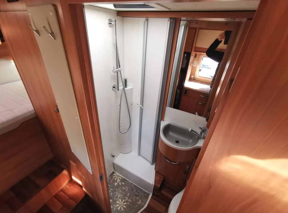 Hymer Exsis-i 524 – Compact Luxury & Smart Design — photo 12