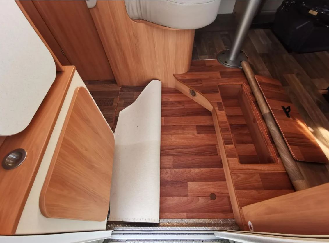 Hymer Exsis-i 524 – Compact Luxury & Smart Design — photo 15