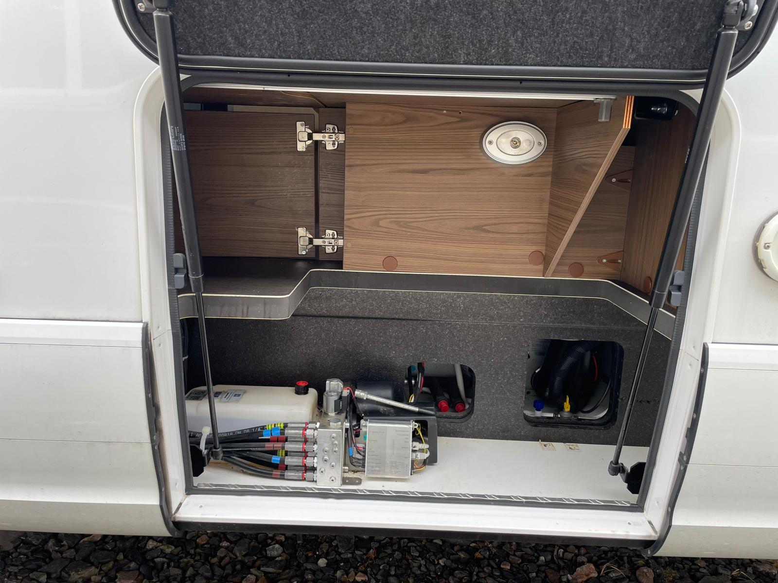 Hymer B 704 SL — fotografie 8