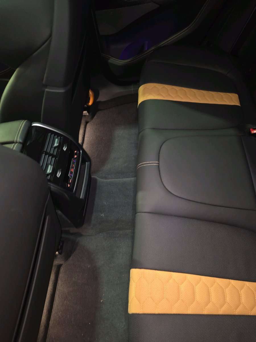 Pojazd #28210 - BMW X6 M Competition 14