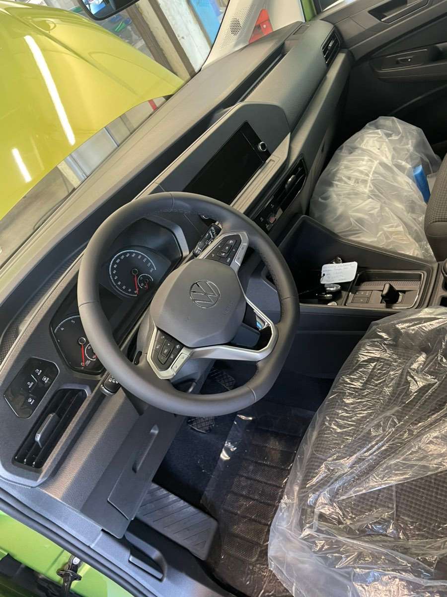 Pojazd #28200 - Volkswagen Caddy Maxi 1,5I 8