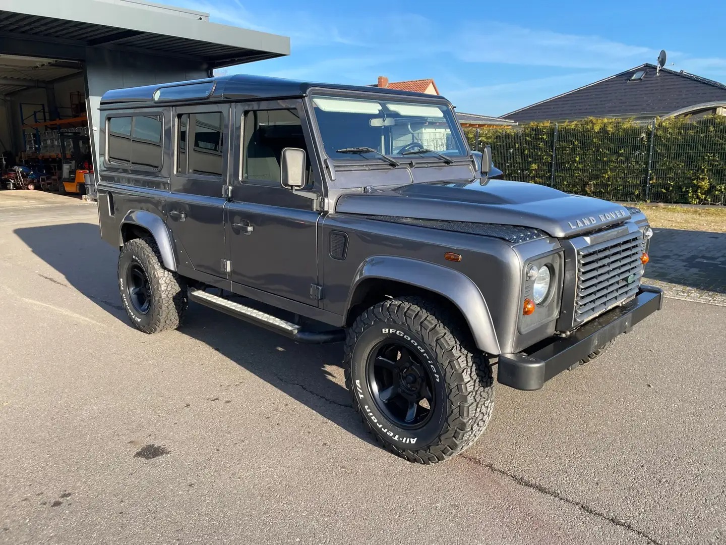 Pojazd #42151 - Land Rover Defender 110 DPF Station Wagon LXV 2
