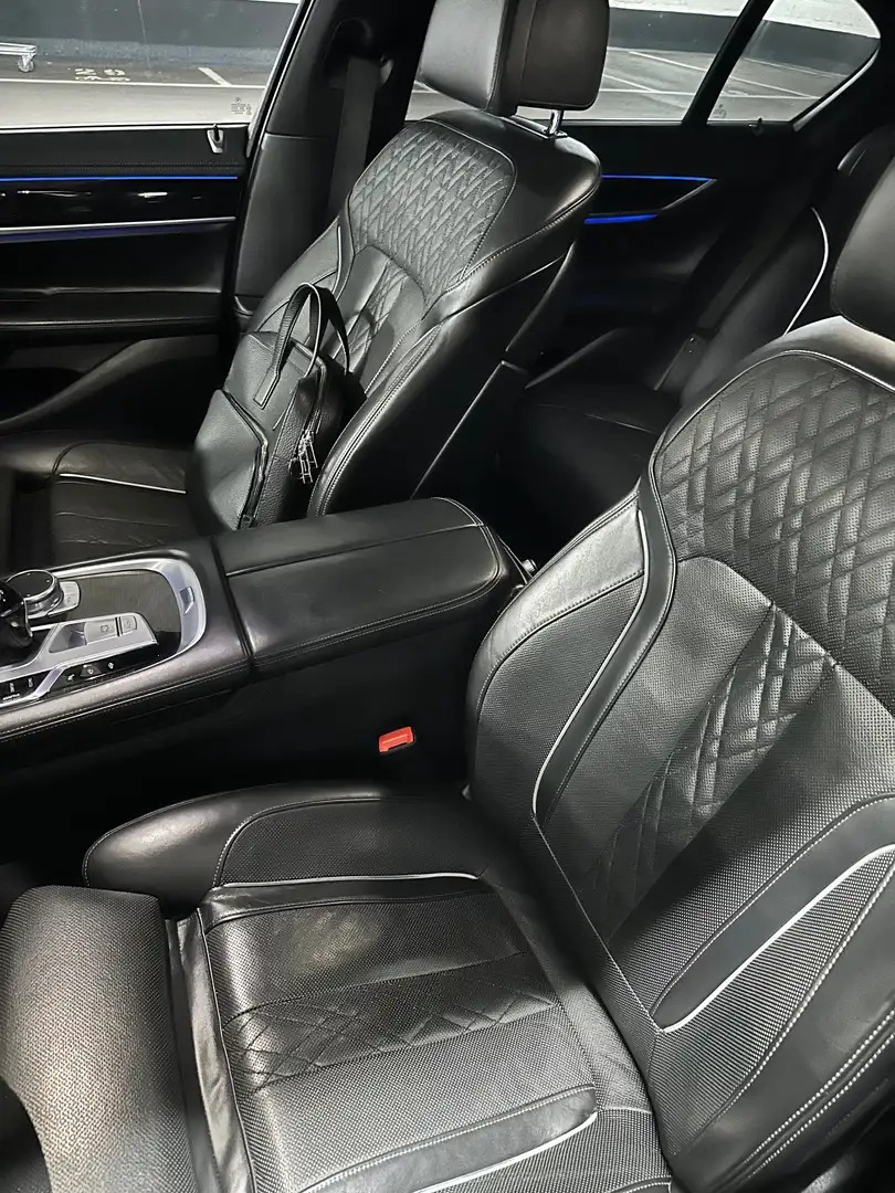 Pojazd #42167 - BMW 750 d xDrive M Paket 6