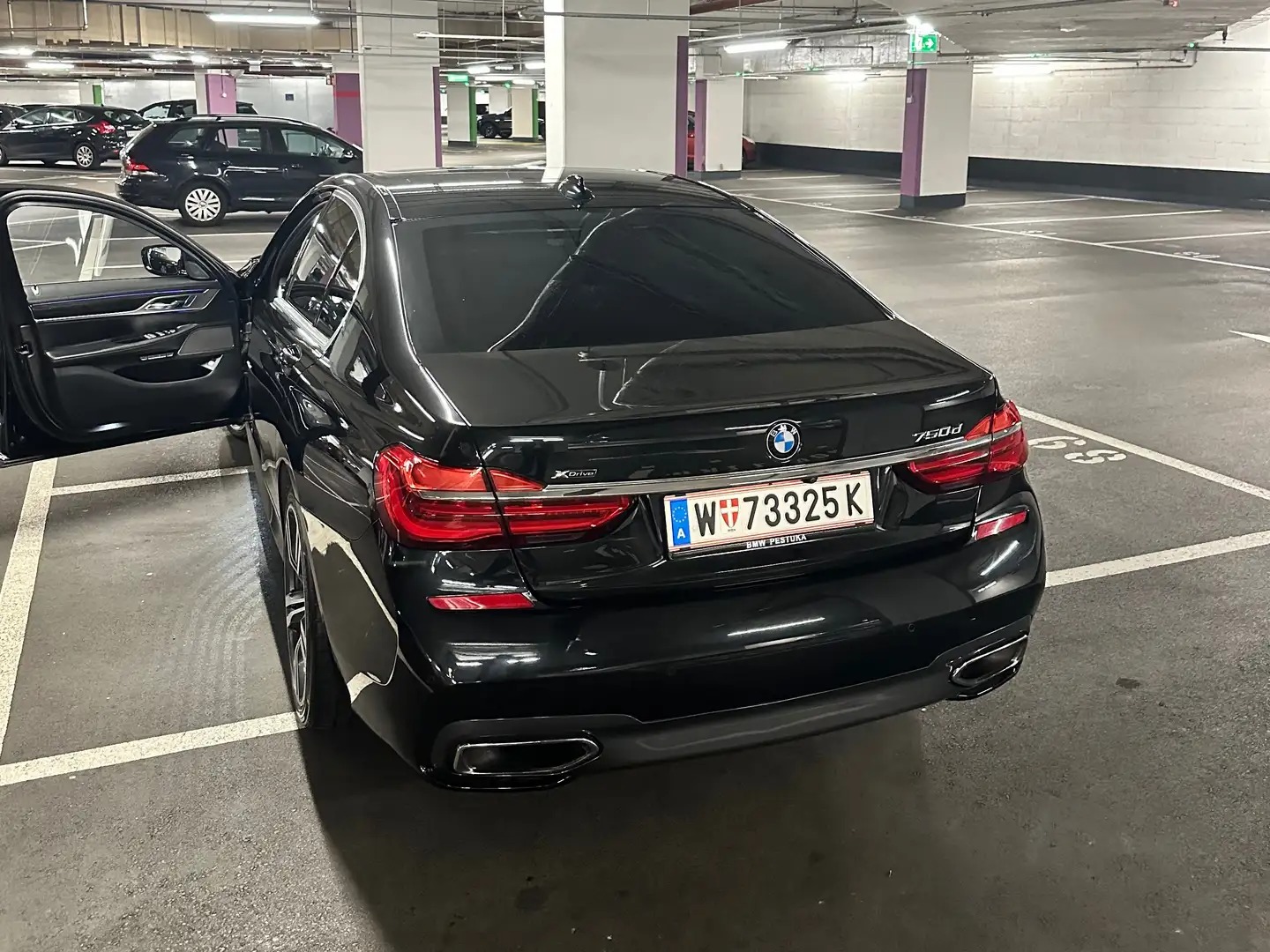 Pojazd #42167 - BMW 750 d xDrive M Paket 8