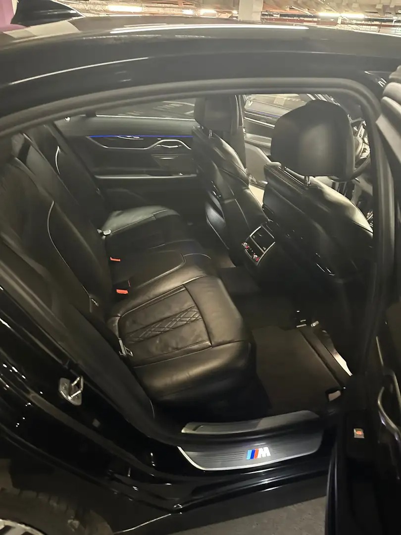 Pojazd #42167 - BMW 750 d xDrive M Paket 14