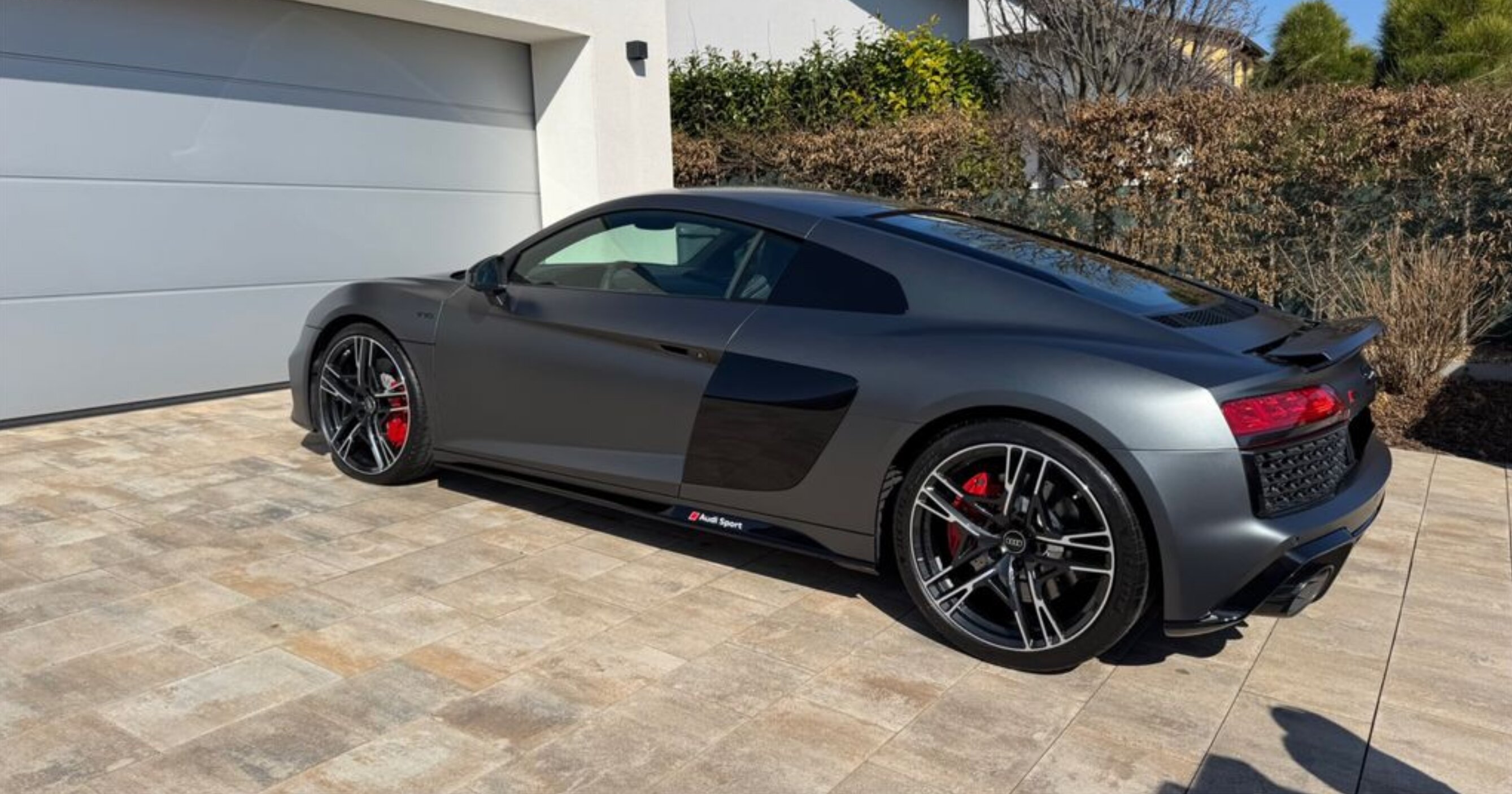 Pojazd #68638 - Audi R8 8