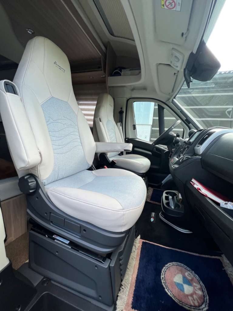 Vehicule #10101 - Bürstner Delfin IT 680 G 18